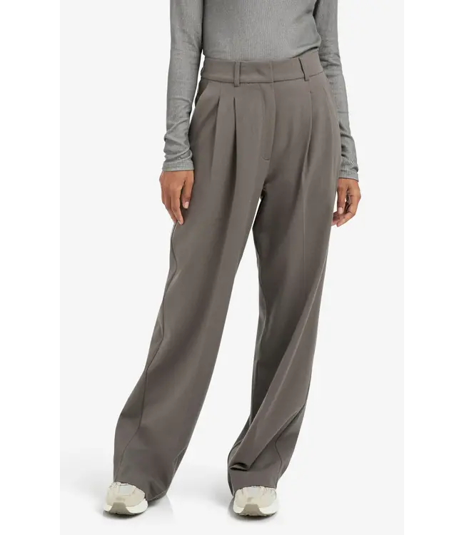 01-301226-510/80307  Soft woven trousers with pleats and wide legs