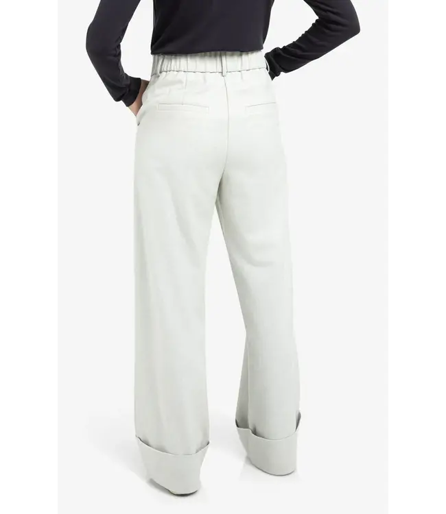 01-301224-510/990312  Soft structured trousers with big turn-ups