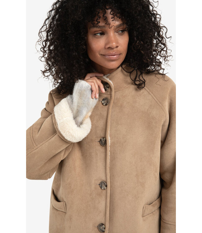 02-001066-510/99030  Oversized lammy coat with raglan sleeves