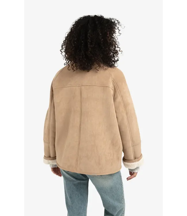 02-001066-510/99030  Oversized lammy coat with raglan sleeves