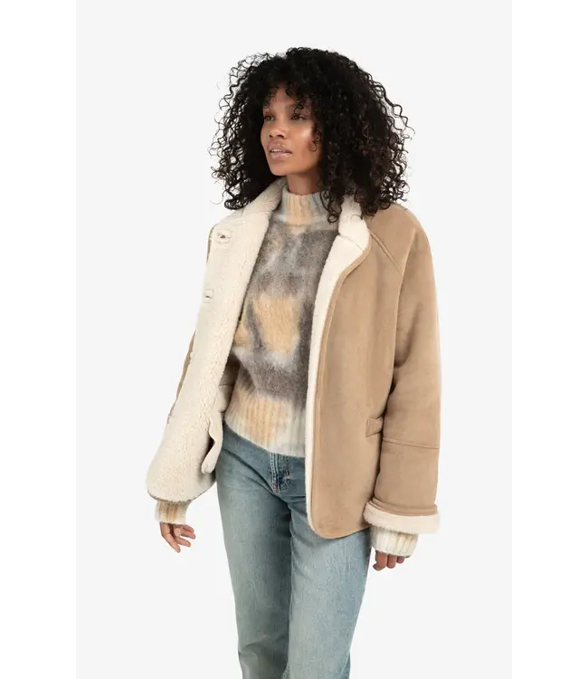 02-001066-510/99030  Oversized lammy coat with raglan sleeves