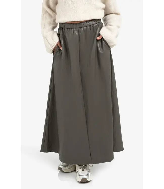 01-409085-510/99033  Faux leather A-line midi skirt with pockets