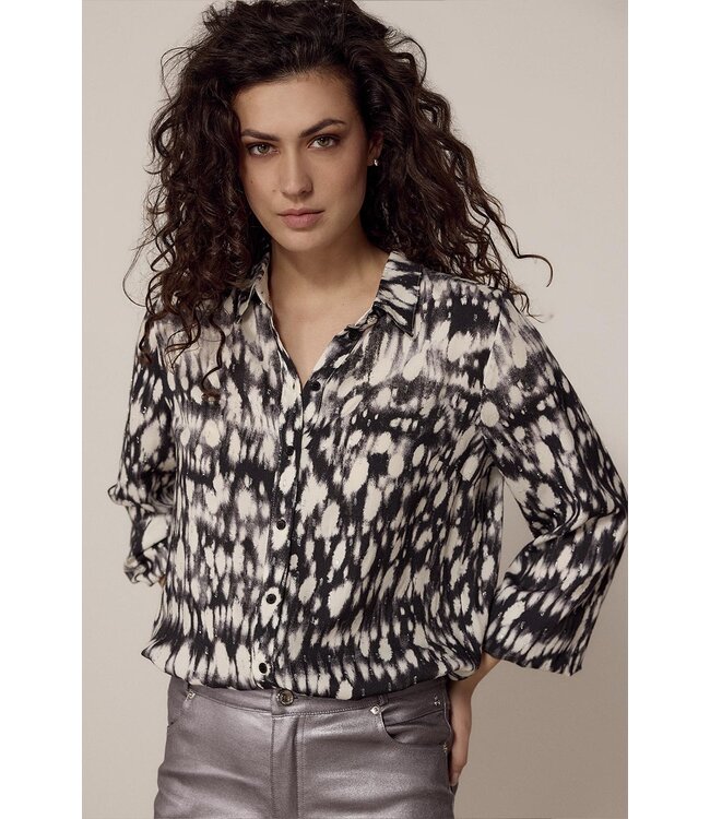 C39-18-301/BlackPrint  Blouse clouded dots