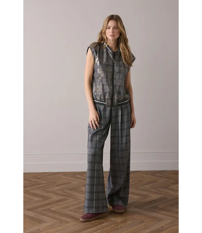 9s141-12279/000990-Black  Gilet Check with foil