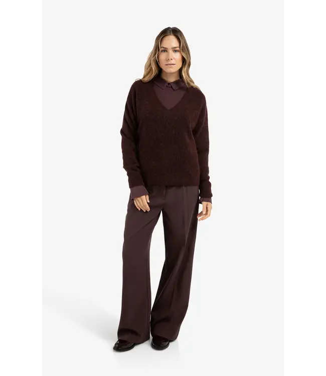 01-000536-511/91619  Soft V-neck sweater with long sleeves