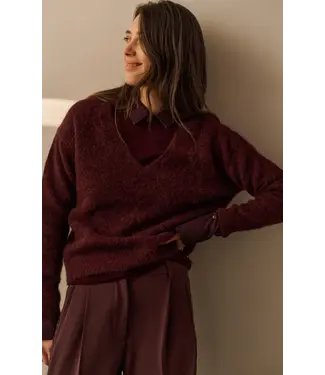 YAYA 01-000536-511/91619  Soft V-neck sweater with long sleeves