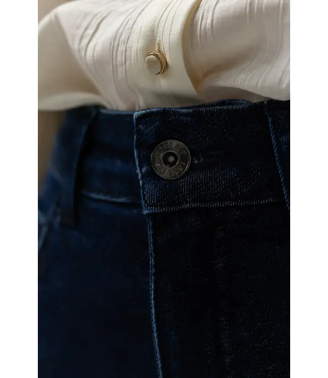 2528010/DonkerBlauw  Roos