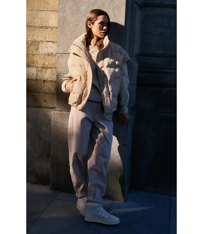 02-021006-601/99041  Oversized padded bodywarmer with collar