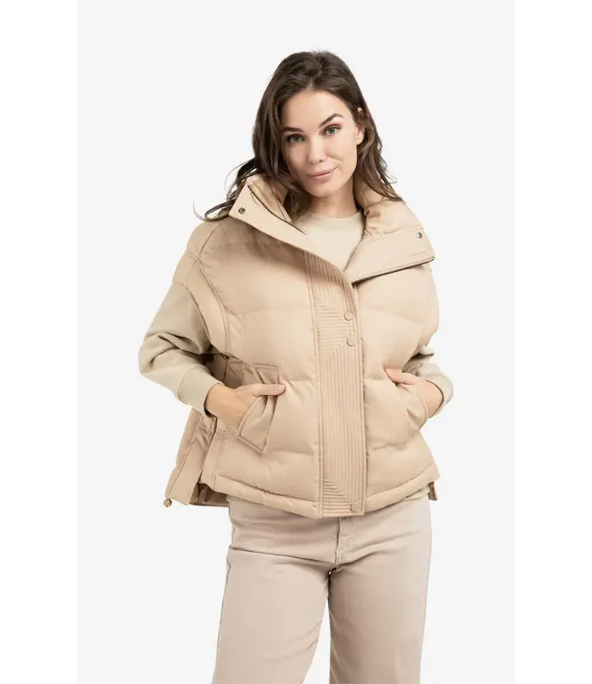 02-021006-601/99041  Oversized padded bodywarmer with collar