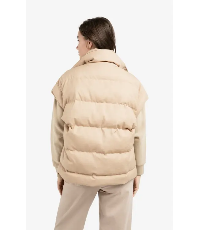 02-021006-601/99041  Oversized padded bodywarmer with collar