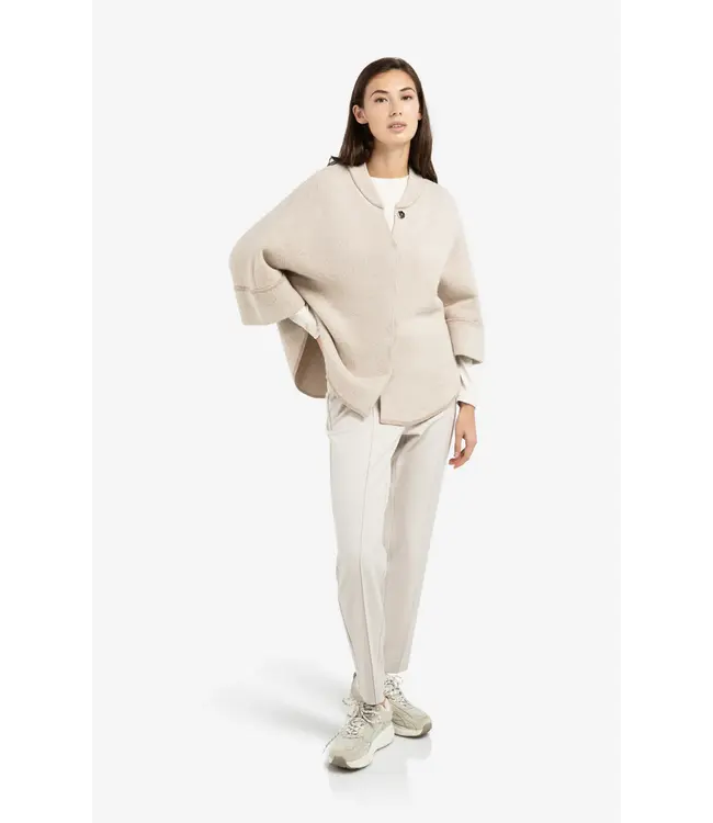 01-010141-601/513061  Chunky knit poncho cardigan with rounded hem