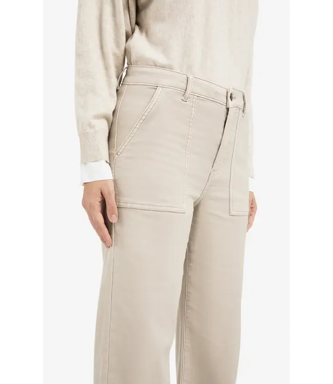 01-301236-601/51306  Cargo trousers with straight legs and patch pockets - L32