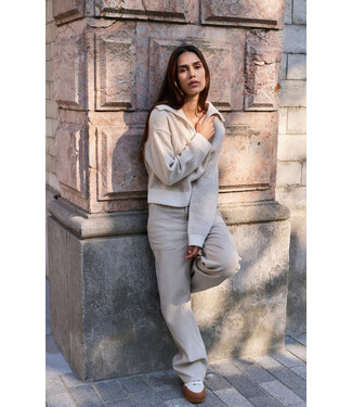 YAYA 01-301236-601/51306  Cargo trousers with straight legs and patch pockets - L32