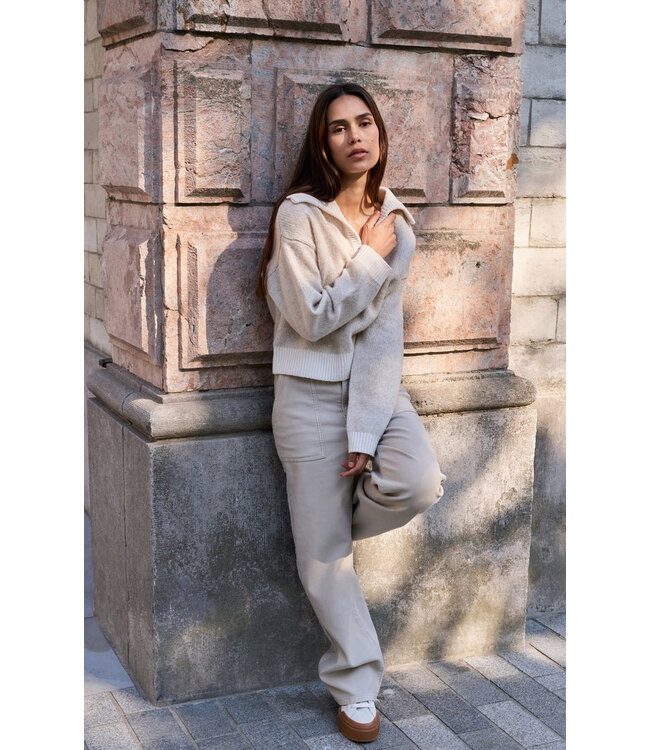 01-301236-601/51306  Cargo trousers with straight legs and patch pockets - L32