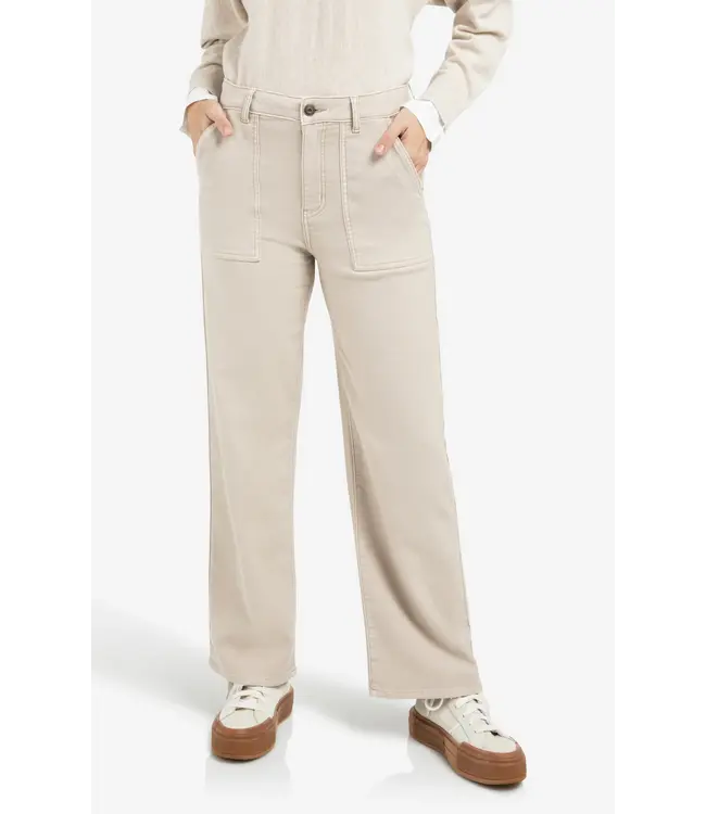 01-301236-601/51306  Cargo trousers with straight legs and patch pockets - L32