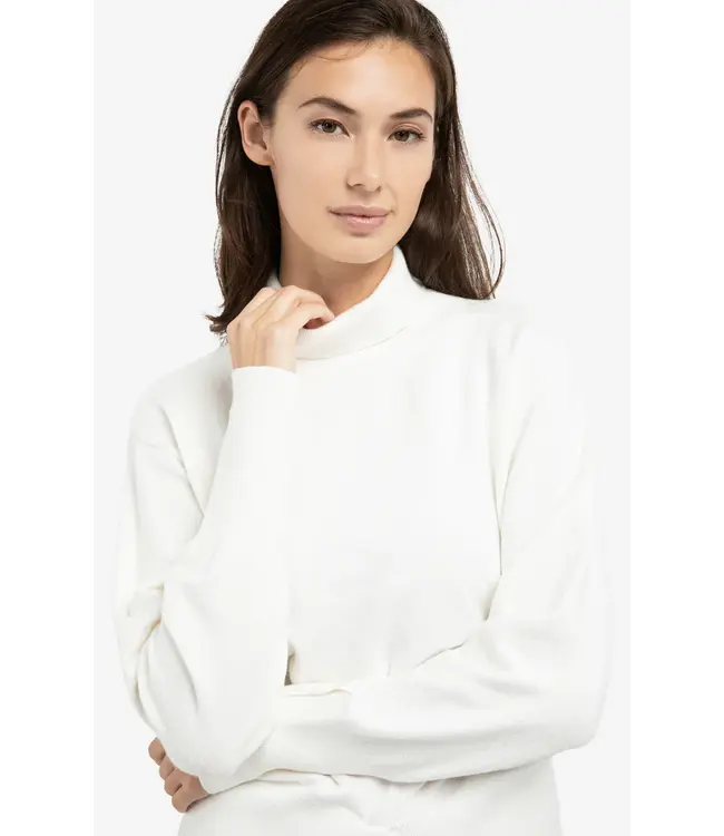 01-000549-601/10002  Knitted high neck sweater with button details