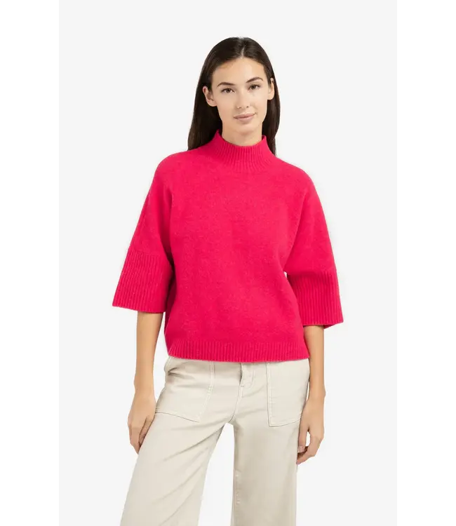 01-000437-601/818522  Sweater with ribbed three-quarter sleeves and mock neck