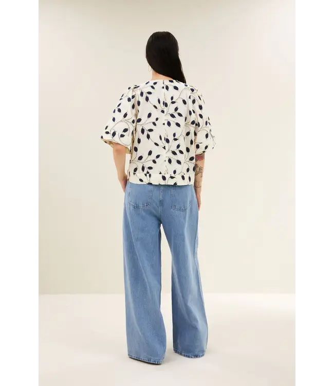 26112052/Midnight  olivia botanic blouse