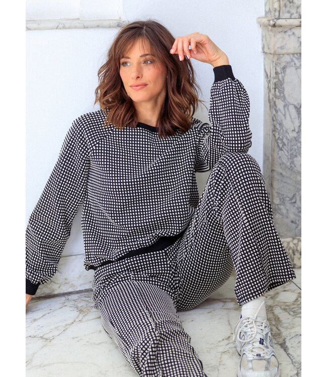 4200861/Black/OffWhite  Sabien Tops