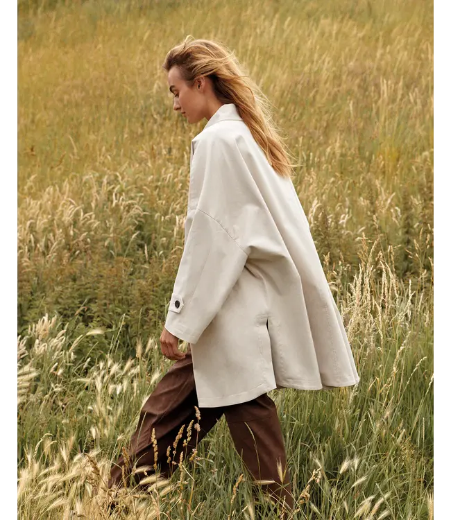 1s1280-12409/000122-Ivory  Jacket Gabardine