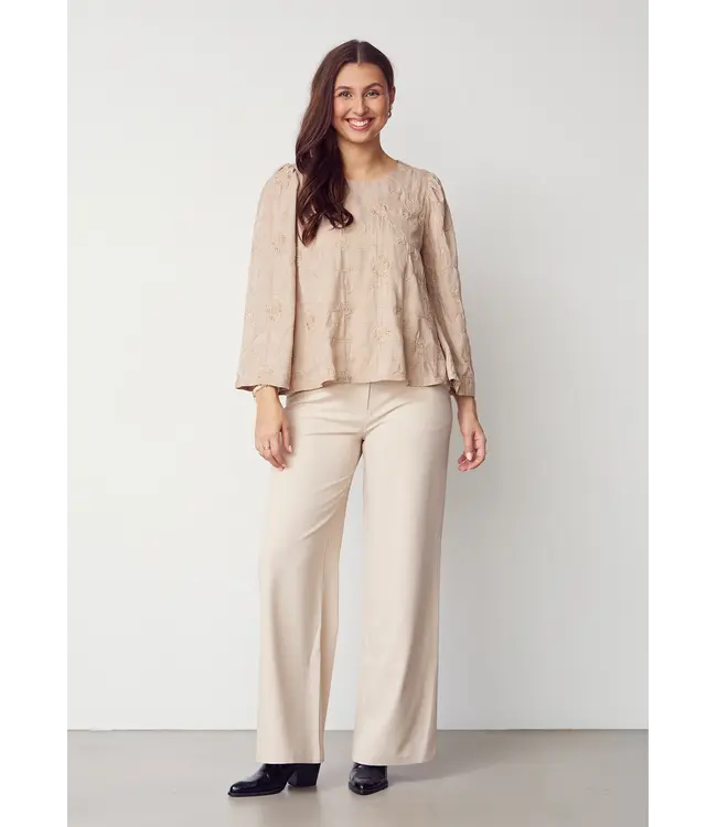 Z26.57710/117DarkSand  Juna Blouse