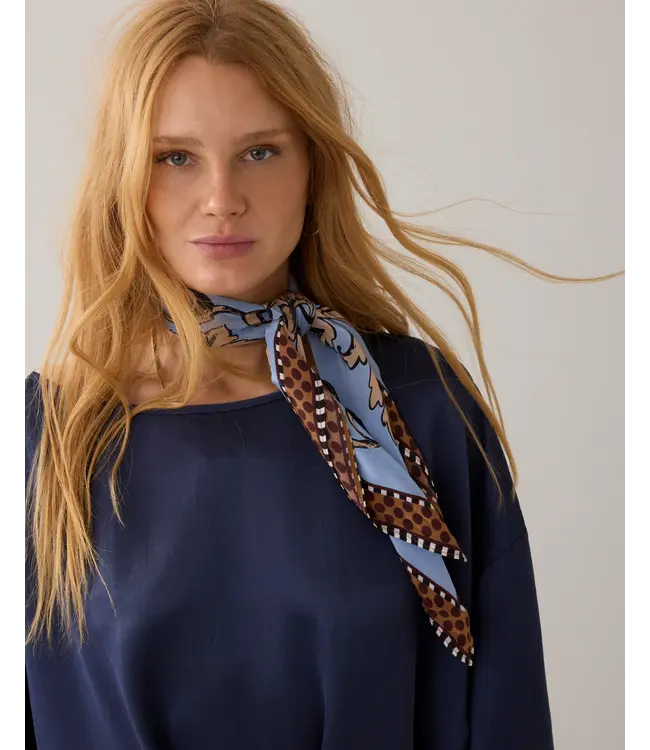 8s1077-8608/000423-Softblue  Scarf Satin small