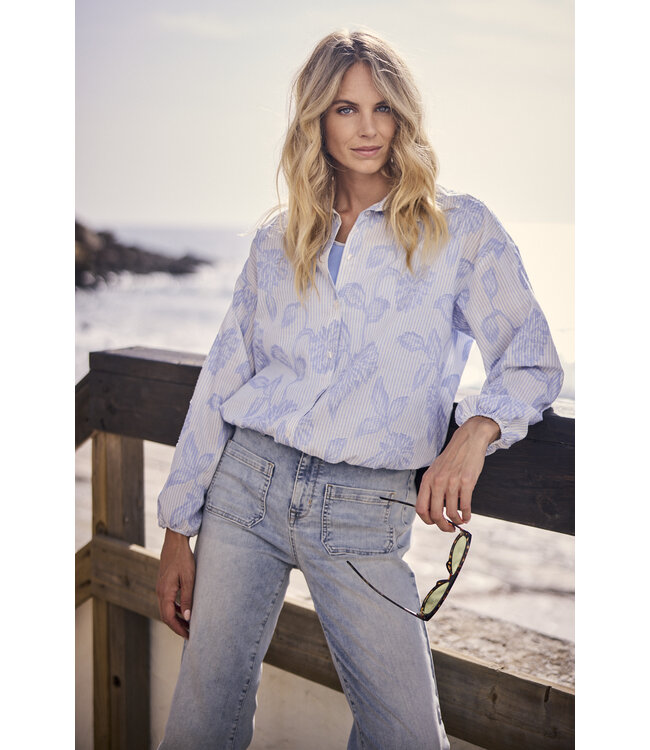 O12-19-301/005042-BreezyBlue  Striped Blouse Flower Pattern