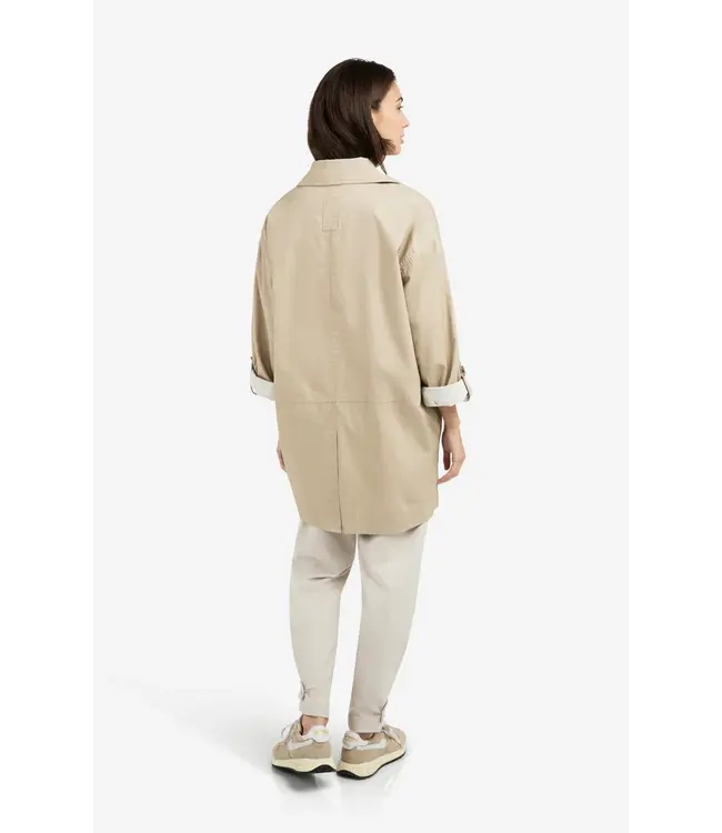 02-001069-602/99046  Oversized cotton jacket with buttons and patch pockets