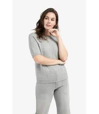 YAYA 01-000458-602/990472  Soft sweater with short sleeves and round neckline