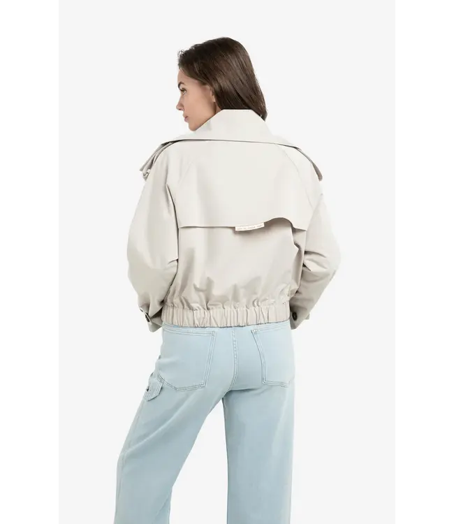 02-001070-602/99055  Short bomber jacket with trench details