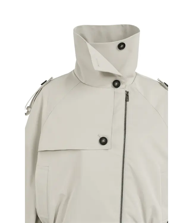 02-001070-602/99055  Short bomber jacket with trench details