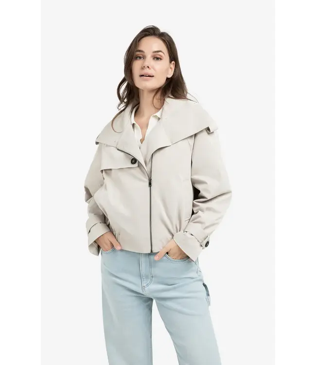 02-001070-602/99055  Short bomber jacket with trench details