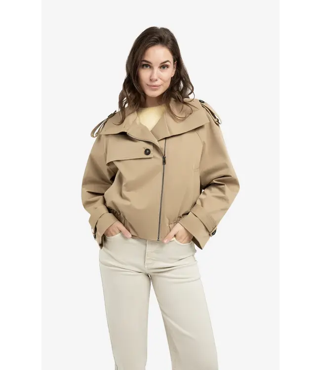 02-001070-602/99045  Short bomber jacket with trench details