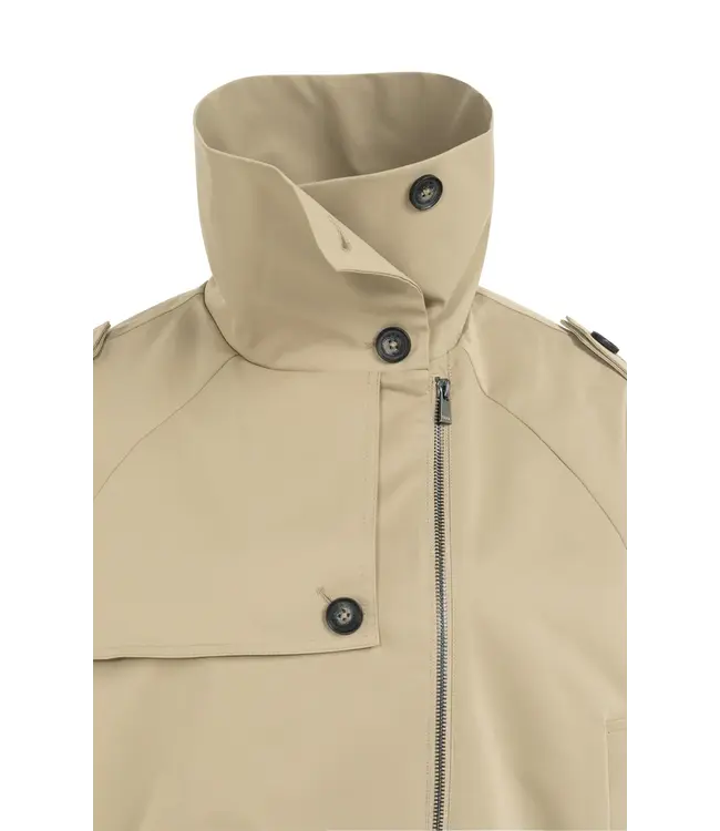 02-001070-602/99045  Short bomber jacket with trench details