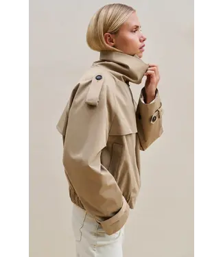 YAYA 02-001070-602/99045  Short bomber jacket with trench details