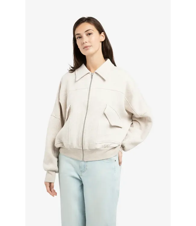 01-519047-602/990552  Sweat jacket with patch pockets and zip front closure