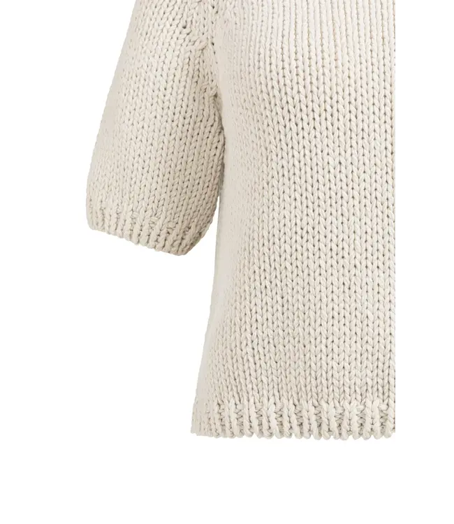 01-000551-602/99044  Chunky knit sweater with short sleeves and round neck
