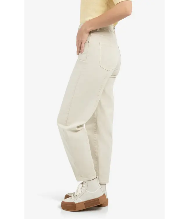 01-311128-602/99046  Barrel jeans with visible back seams and soft wash