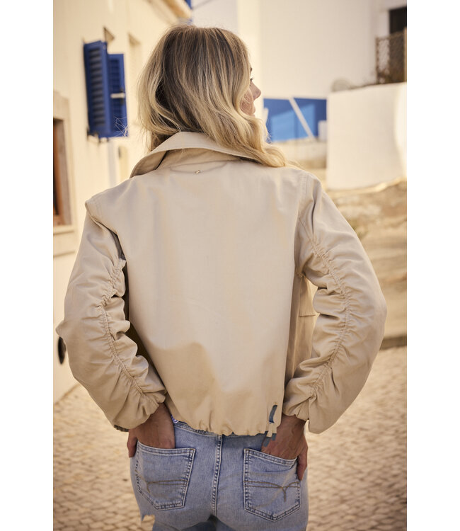 C03-19-802/001225-Pebble  Short Trench Jacket