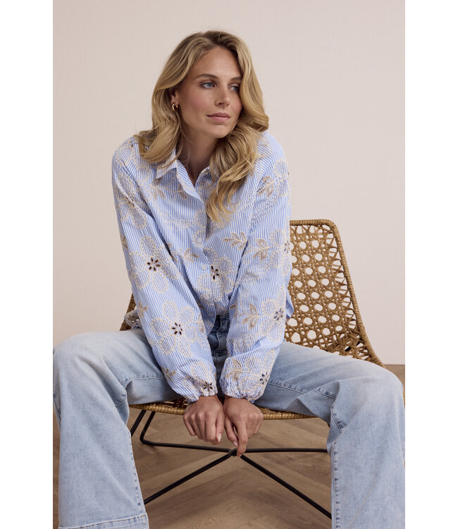 C41-19-301/005042-BreezyBlue  Flower Embroidery Blouse