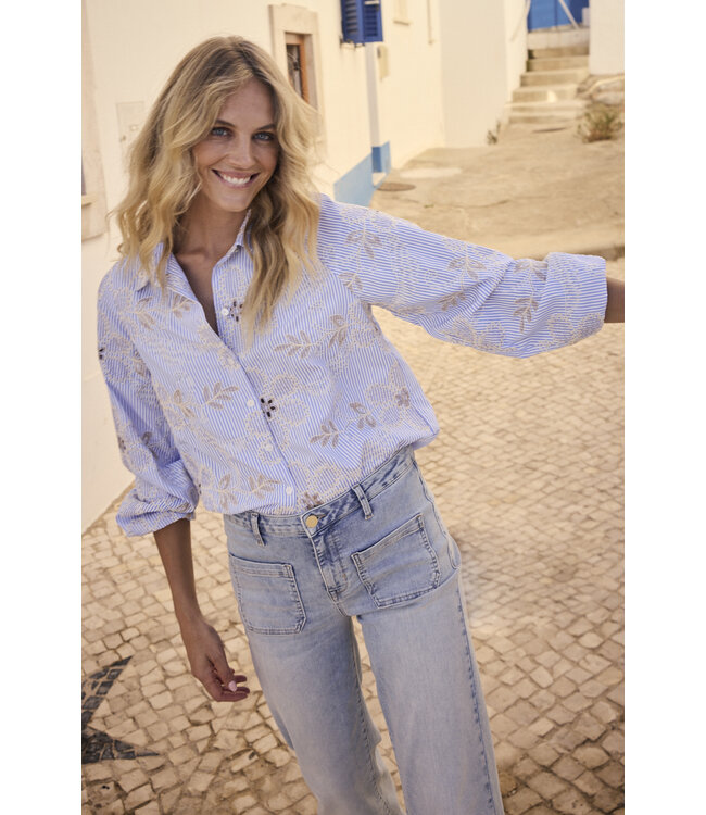 C41-19-301/005042-BreezyBlue  Flower Embroidery Blouse