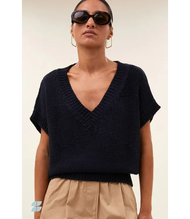 26215011/DarkNavy  anna spencer