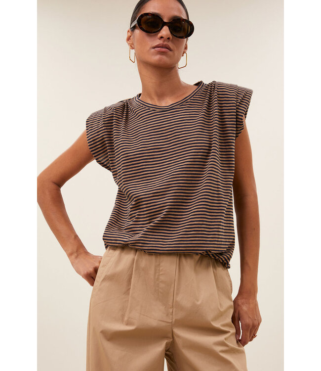 26211008/TanninStripe  nilou stripe top