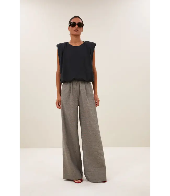 26211011/JetBlack  nilou jersey top