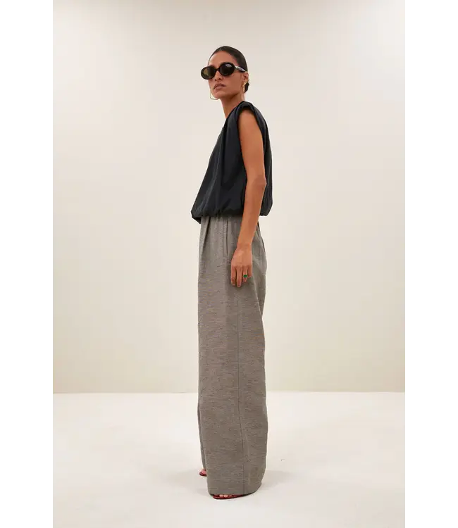 26211011/JetBlack  nilou jersey top