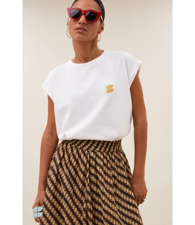 26211014/BrightWhite  tobi flame logo top