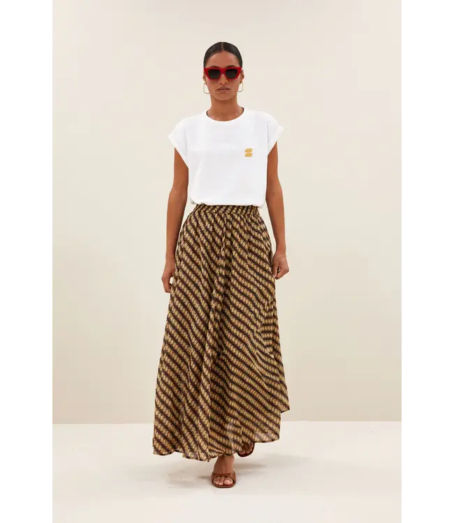 26211014/BrightWhite  tobi flame logo top