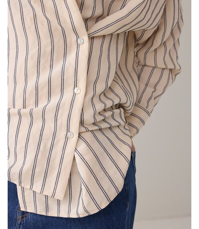 2s3455-12374/000107-Ivorymidnightblue  Blouse adjustable Chenille stripe