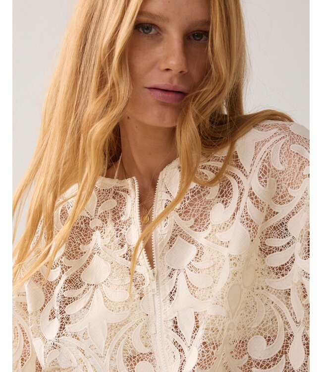 1s1298-12182/000122-Ivory  Jacket Lace