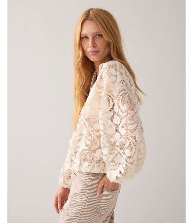 1s1298-12182/000122-Ivory  Jacket Lace